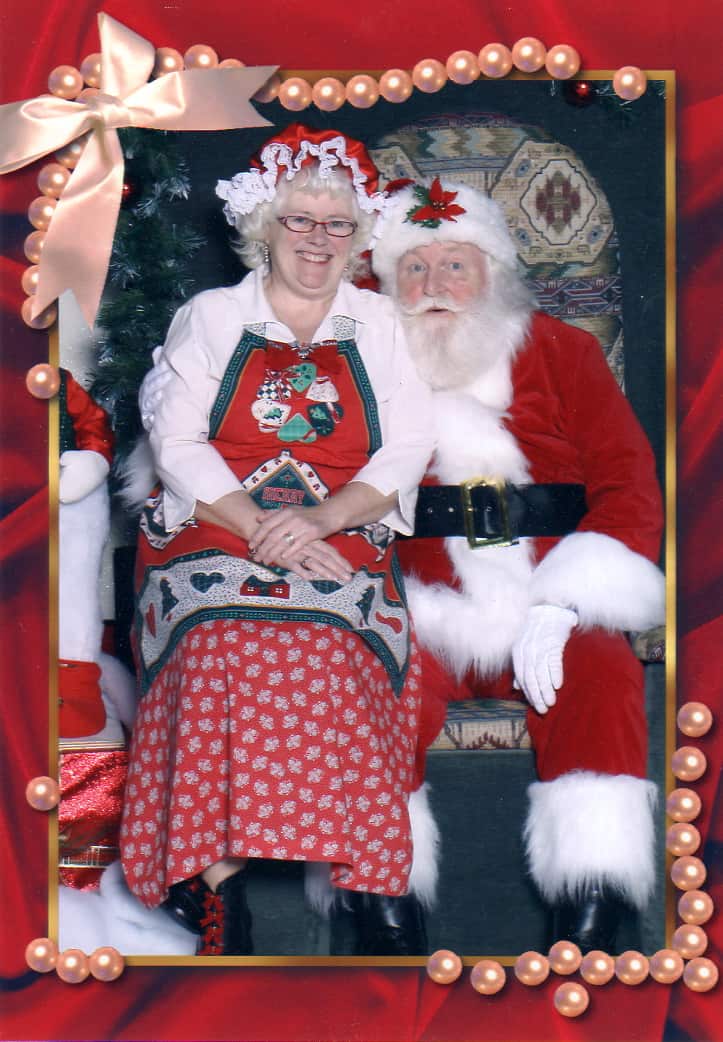 Santa-Larry-Mrs-Claus