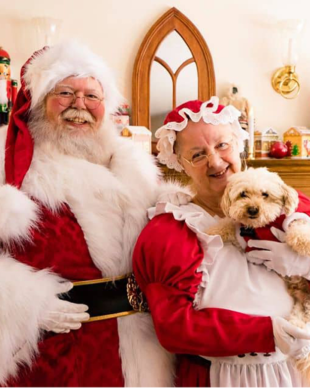 Santa & Mrs C & Pet Edmonton AB